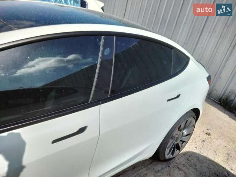 Седан Tesla Model 3 2021 в Тернополе