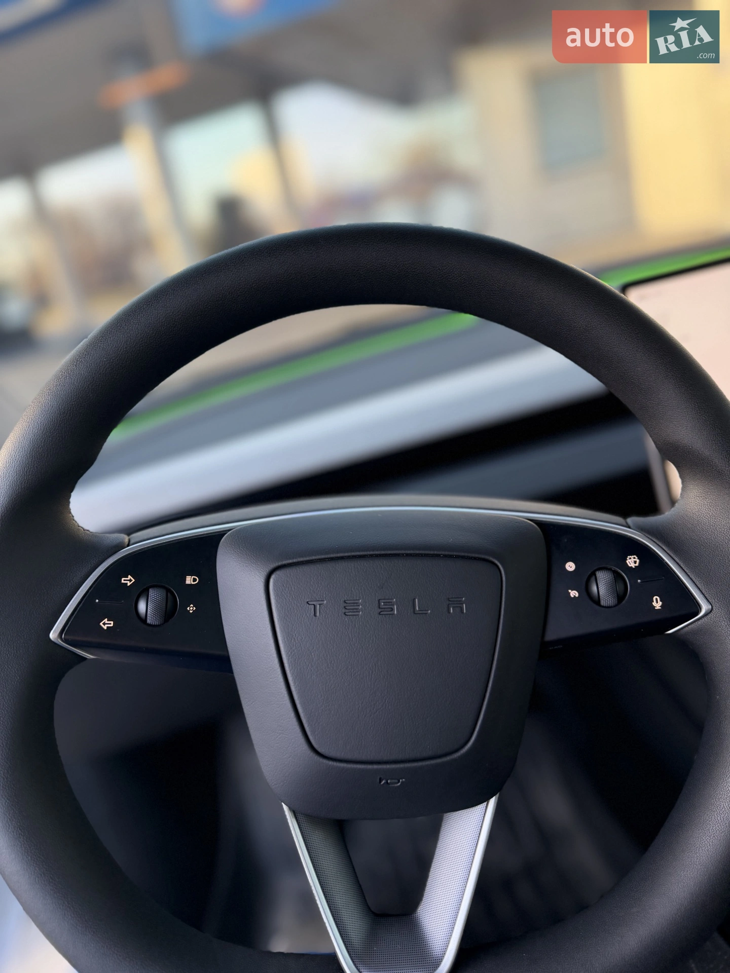 2025 Tesla Model 3 - мініатюра 4