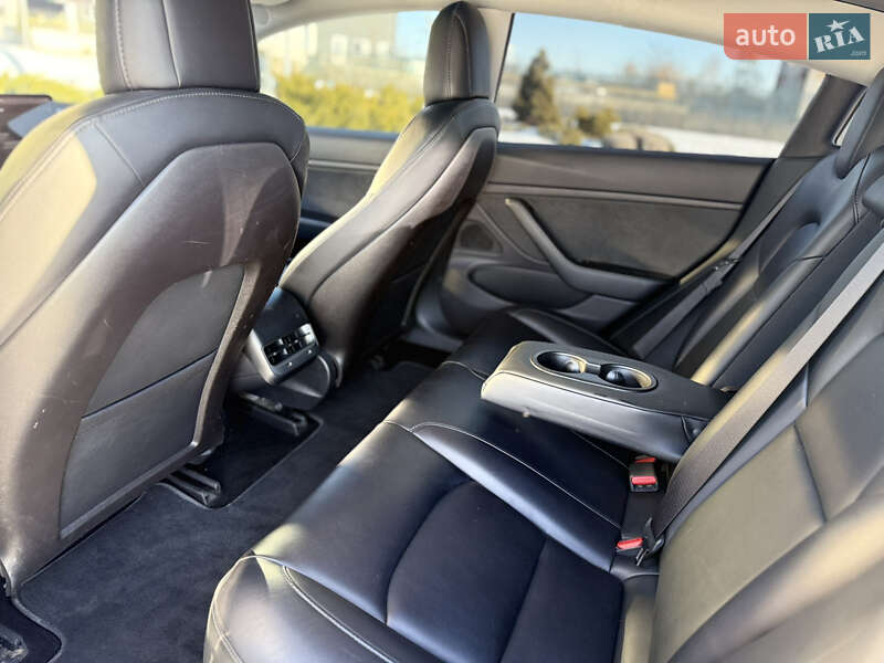 Седан Tesla Model 3 2019 в Харкові