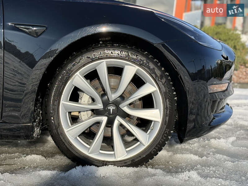 Седан Tesla Model 3 2019 в Харкові