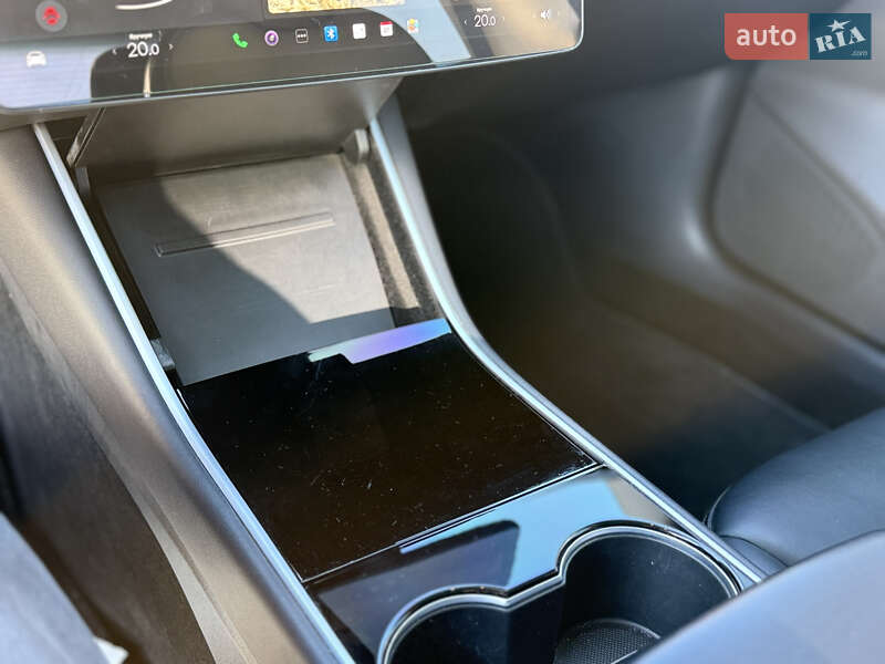 Седан Tesla Model 3 2019 в Харкові