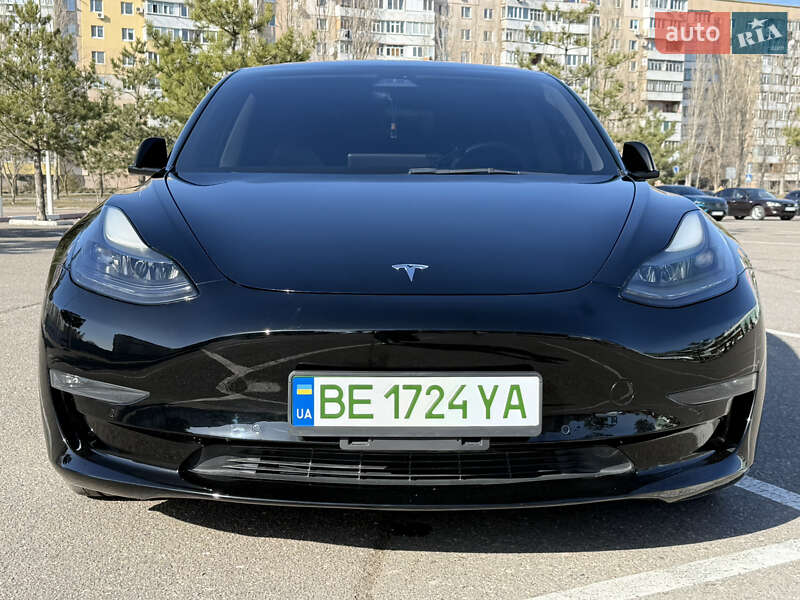Седан Tesla Model 3 2021 в Николаеве