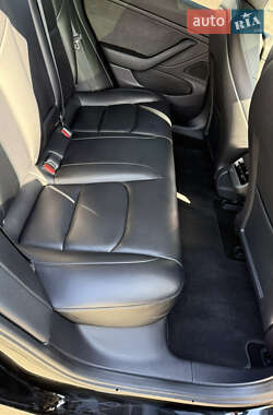 Седан Tesla Model 3 2021 в Николаеве