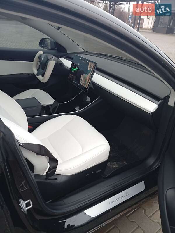 Седан Tesla Model 3 2018 в Нововолинську фото 14 Седан Tesla Model 3 2018 в Нововолинську