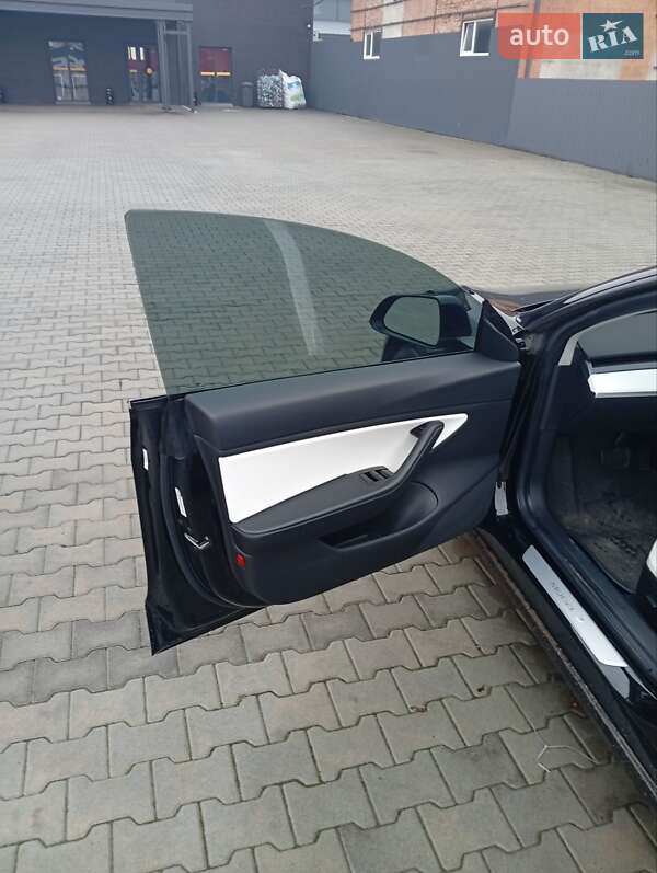 Седан Tesla Model 3 2018 в Нововолинську фото 17 Седан Tesla Model 3 2018 в Нововолинську