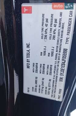 Седан Tesla Model 3 2018 в Нововолынске