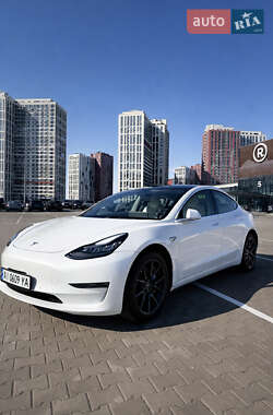 Седан Tesla Model 3 2019 в Киеве