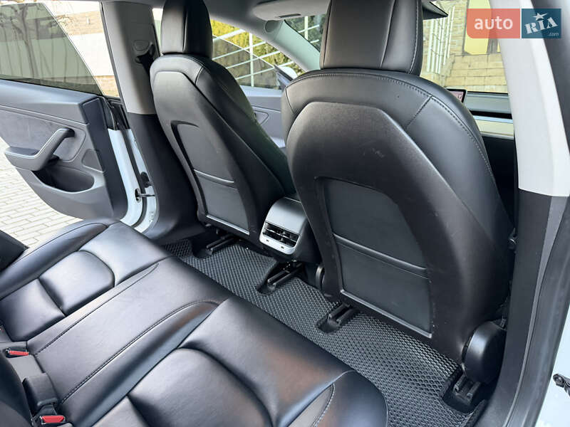 Седан Tesla Model 3 2019 в Одессе