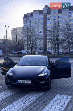 Седан Tesla Model 3 2021 в Ивано-Франковске