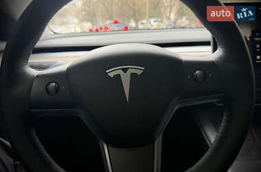 Седан Tesla Model 3 2021 в Львове