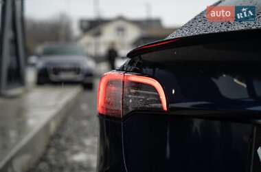 Седан Tesla Model 3 2018 в Черновцах