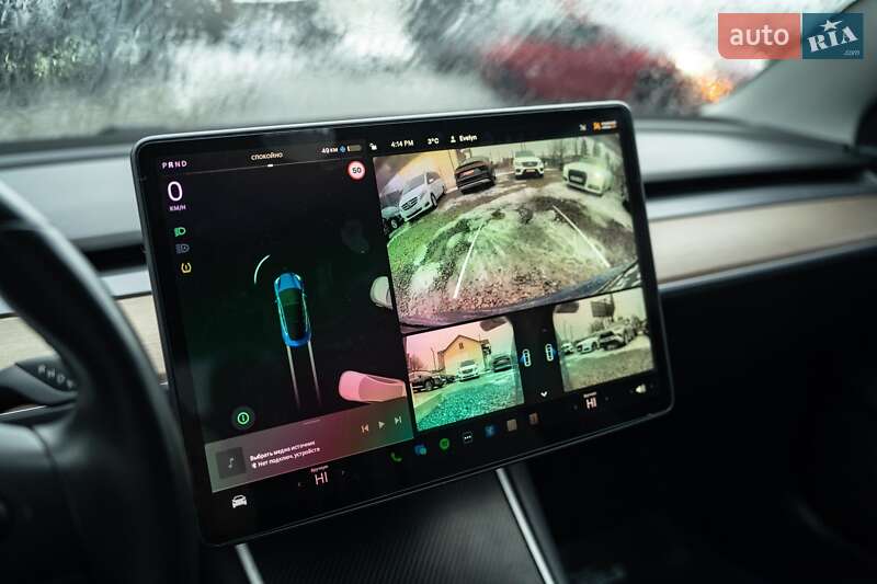 Седан Tesla Model 3 2018 в Черновцах