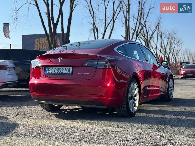 Седан Tesla Model 3 2018 в Львове