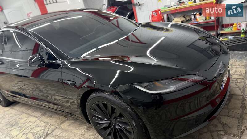 Седан Tesla Model 3 2025 в Киеве