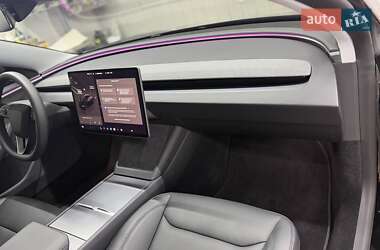 Седан Tesla Model 3 2025 в Киеве
