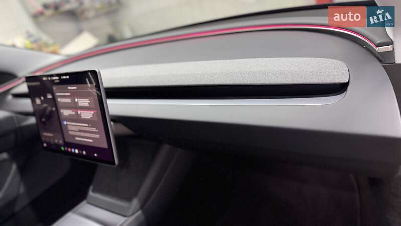 Седан Tesla Model 3 2025 в Киеве