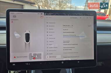 Седан Tesla Model 3 2018 в Львове