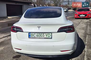 Седан Tesla Model 3 2018 в Львове