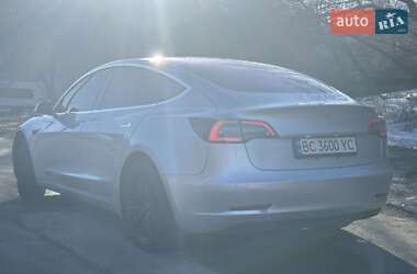 Седан Tesla Model 3 2018 в Киеве