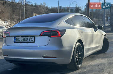 Седан Tesla Model 3 2018 в Киеве