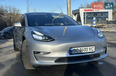 Седан Tesla Model 3 2018 в Киеве