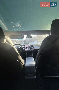 Седан Tesla Model 3 2018 в Киеве