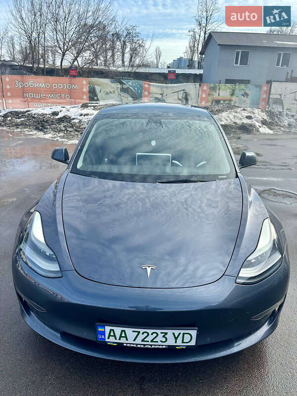 Седан Tesla Model 3 2022 в Киеве