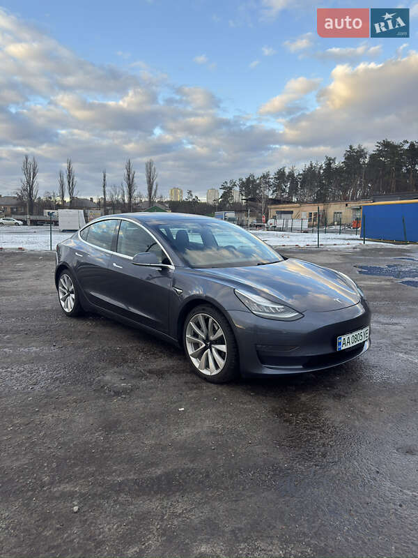 Tesla Model 3 2020