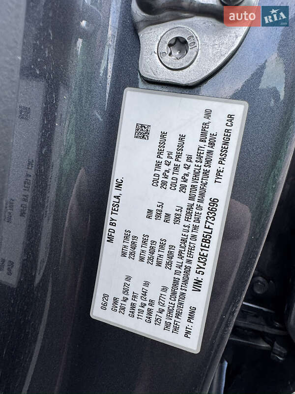 Седан Tesla Model 3 2020 в Киеве