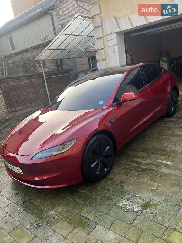 Седан Tesla Model 3 2024 в Киеве