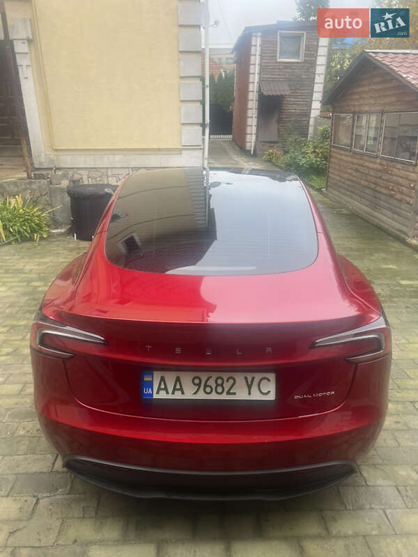 Седан Tesla Model 3 2024 в Киеве
