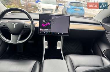 Седан Tesla Model 3 2019 в Виннице