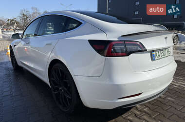 Седан Tesla Model 3 2020 в Киеве