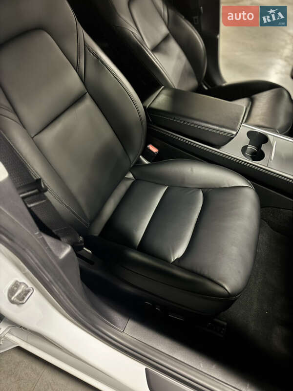 Седан Tesla Model 3 2020 в Одесі