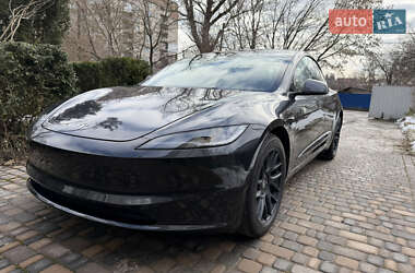 Седан Tesla Model 3 2024 в Кропивницькому
