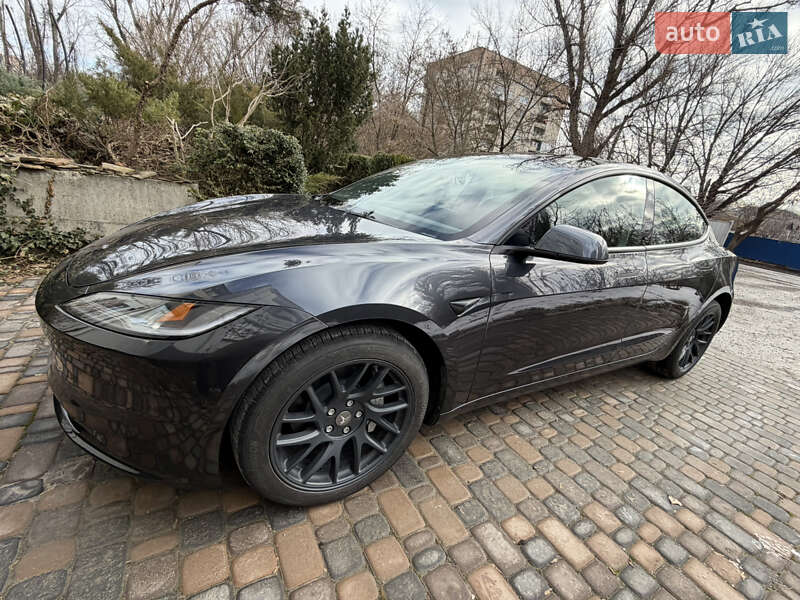 Седан Tesla Model 3 2024 в Кропивницком