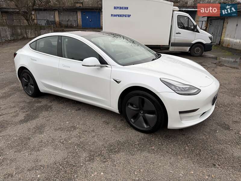 Седан Tesla Model 3 2018 в Киеве фото 30 Седан Tesla Model 3 2018 в Киеве