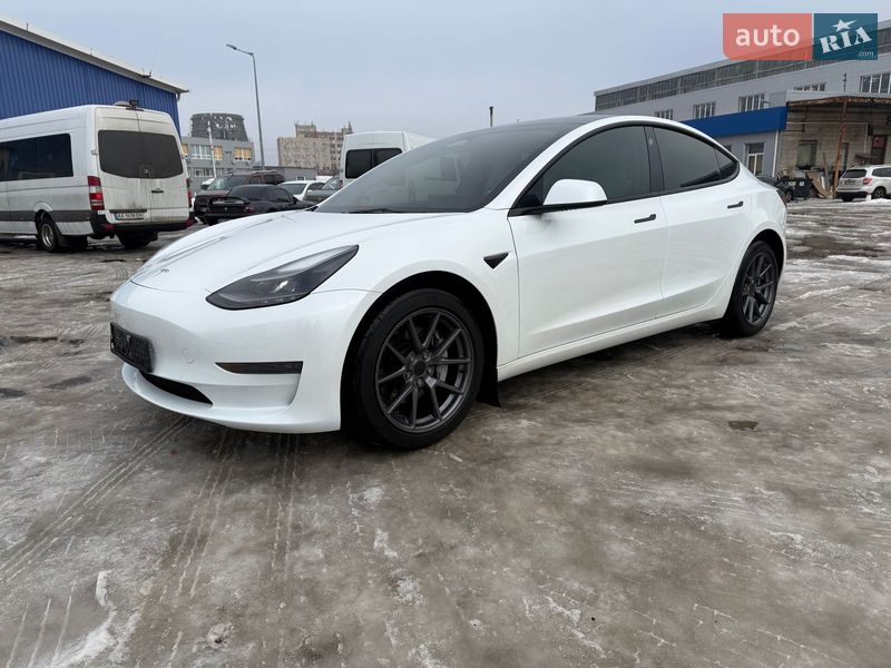 Седан Tesla Model 3 2023 в Киеве фото 5 Седан Tesla Model 3 2023 в Киеве