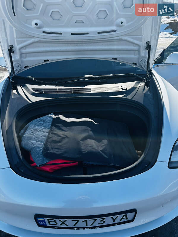 Седан Tesla Model 3 2019 в Киеве