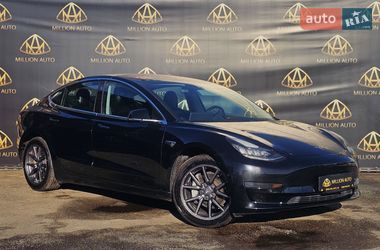 Седан Tesla Model 3 2019 в Києві