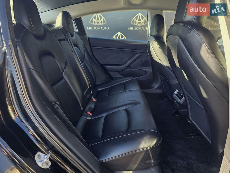 Седан Tesla Model 3 2019 в Києві