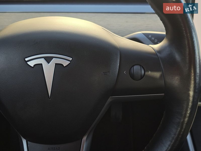Седан Tesla Model 3 2019 в Києві