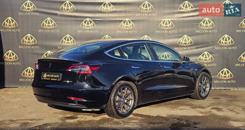 Седан Tesla Model 3 2019 в Києві