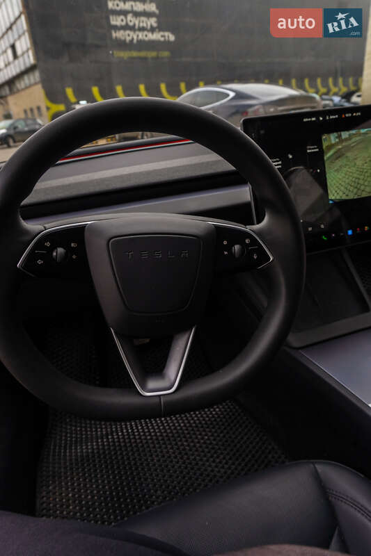 Седан Tesla Model 3 2024 в Івано-Франківську