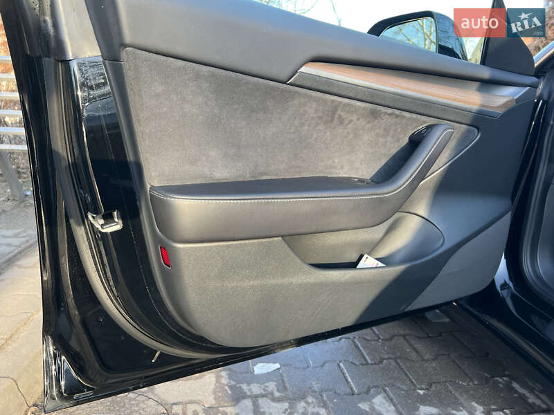 Седан Tesla Model 3 2023 в Києві