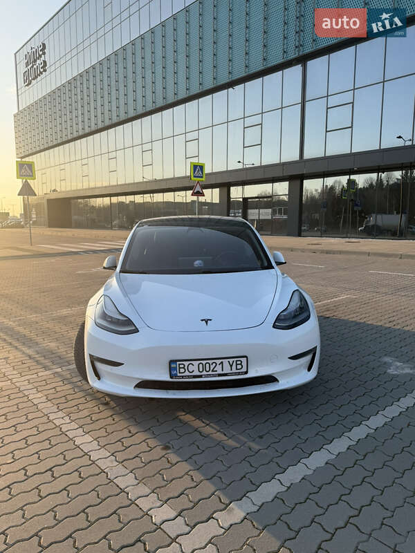 Седан Tesla Model 3 2018 в Суховоле