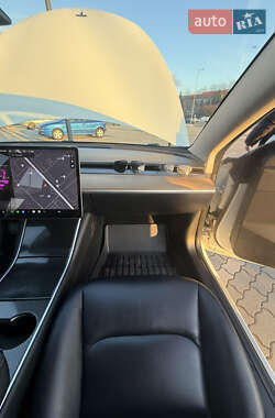 Седан Tesla Model 3 2018 в Суховоле