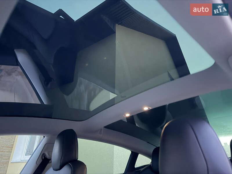 Седан Tesla Model 3 2019 в Збаражі