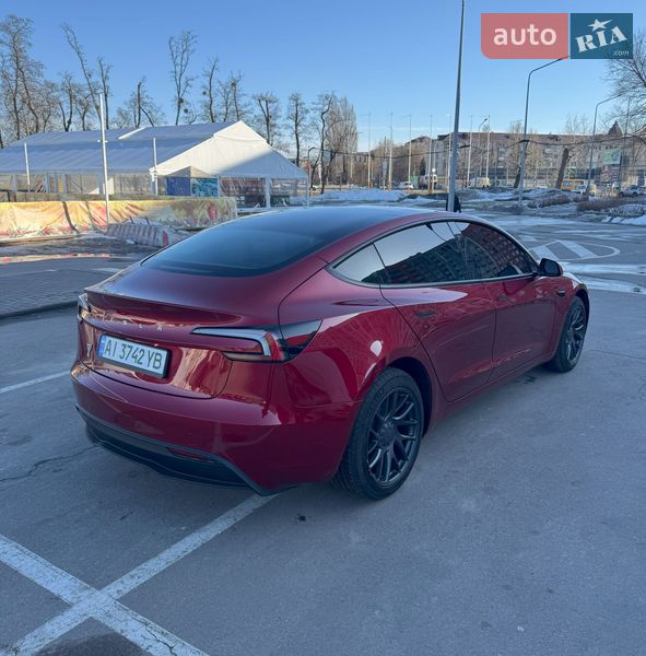 Седан Tesla Model 3 2025 в Києві