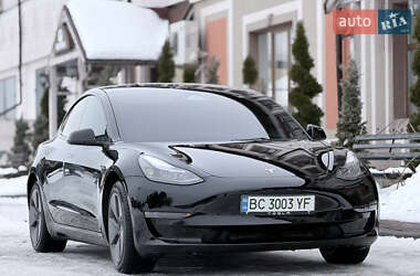 Седан Tesla Model 3 2023 в Стрию